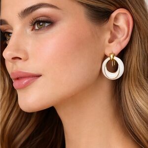 Vintage Gold Tone & Cream Enamel Clip-On Earrings